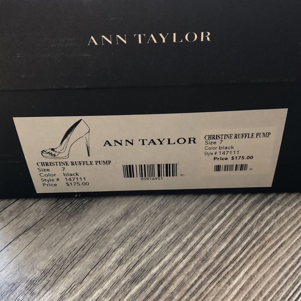 Ann Taylor Ruffle Pump Heels - 7.5 - Picture 6 of 6